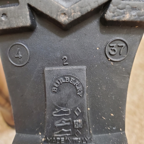 Burberry Rain boots size 7. - Picture 5 of 5